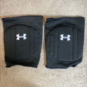 Under Armor knee pads NWOT